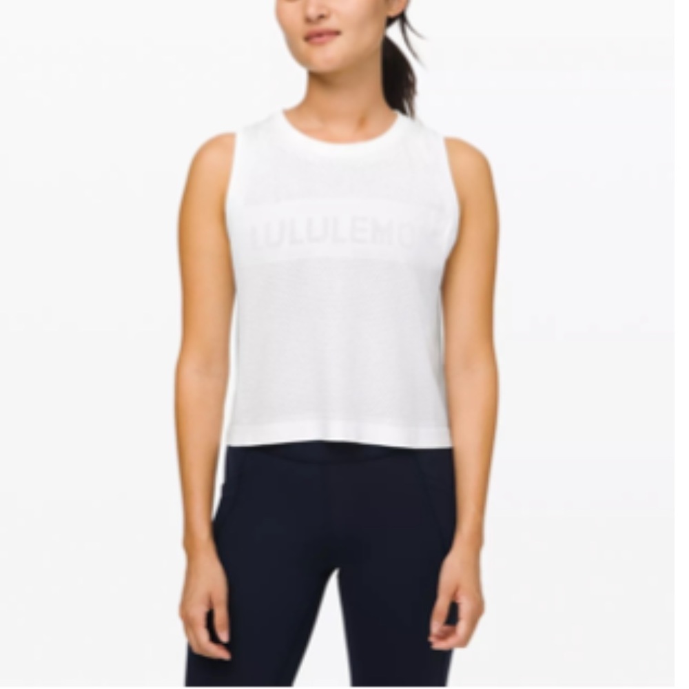 Lulu muscle crop tank